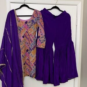 Brand NEW Purple Embroidered Women’s gharara Indian suit Set Indian outfit